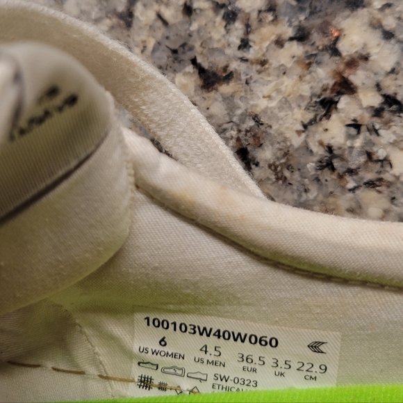 Cariuma OCA Women's Cream Canvas  Sneakers Size 6 Sustainable Organic, Gum Sole - Picture 3 of 8